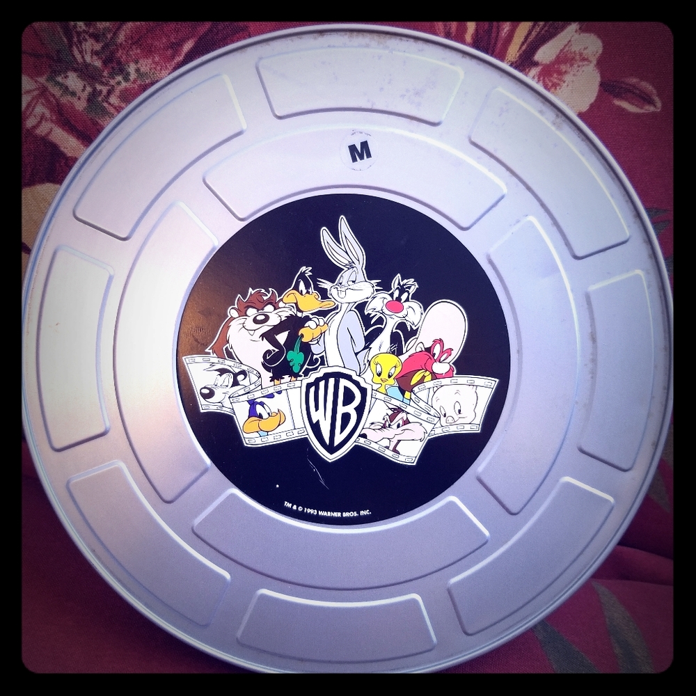 Vintage 93' Looney Tunes Tin